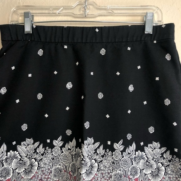 J.JILL Floral Printed Elastic Waist Straight Skirt Size 8P - Picture 2 of 11